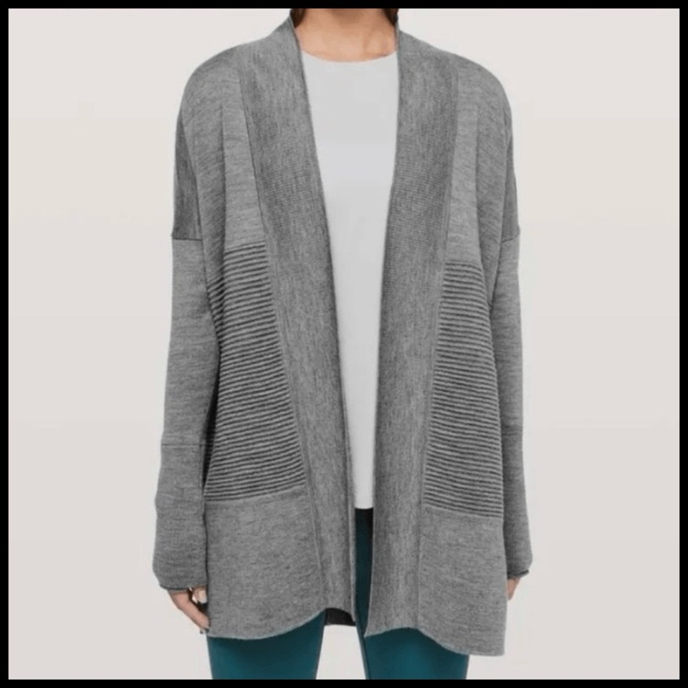 lululemon athletica Sit In Lotus Wrap in Heathered Grey. - Picture 2 of 4